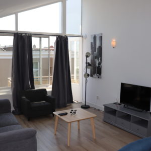 Short Stay Apartment with Balcony #9